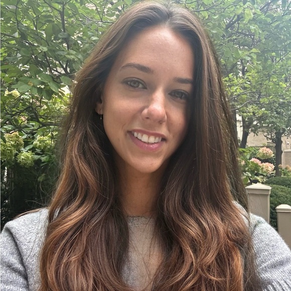 Meet your Posher, Leslie - Picture 1 of 1